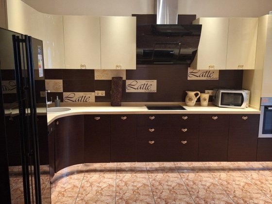 ПРОДАМ 3х-комнатную квартиру ул. АНТОНОВИЧА 140 м. Палац Україна Киев