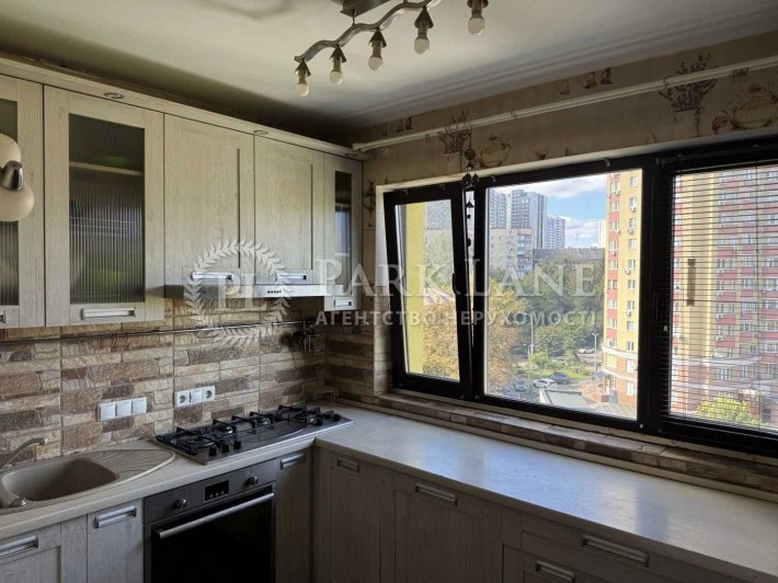 Продаж 3к. квартира (роздільна), м. Деміївська, вул. Голосіївська 16 - фото 1