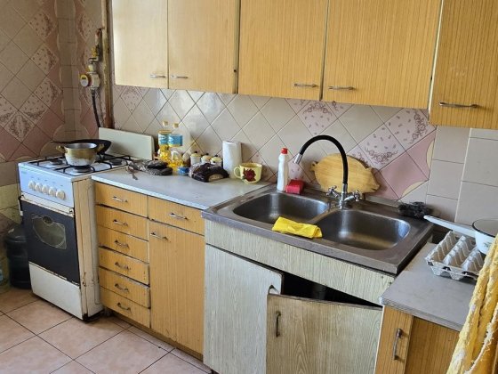 Ірпінська  70 Трикімнатна  з  терасою Киев