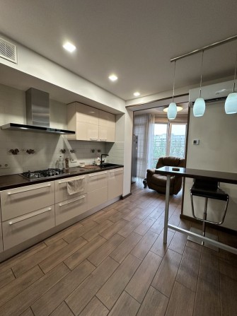 Продам двухкомнатную видовую квартиру жк Ривер Парк - фото 1