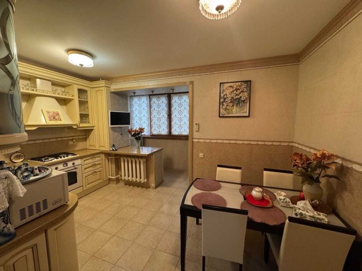 Продам 3к з ремонтом вул Введенська 5 Поділ СтМ Контрактова Площа-7хв - фото 1