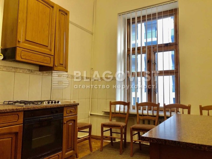 Ярославів Вал, 21, Золоті Ворота - фото 1