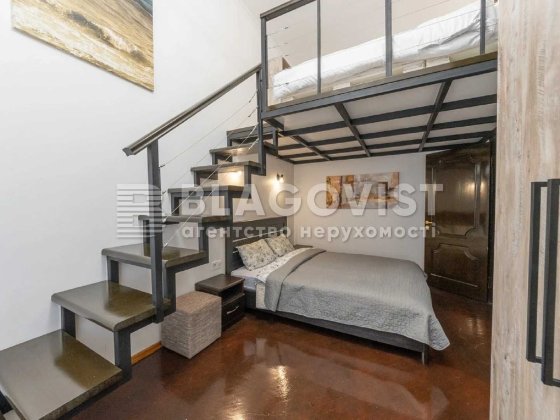 Продам 1 квартиру Музейний провулок Майдан Незалежності Печерськ Липки Киев