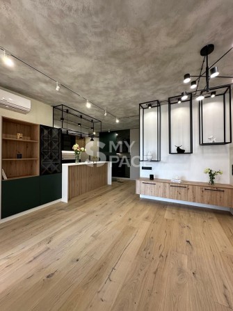 вул. Гетьмана Кирила Розумовського (Миколи Краснова), 19 / Святошин - фото 1