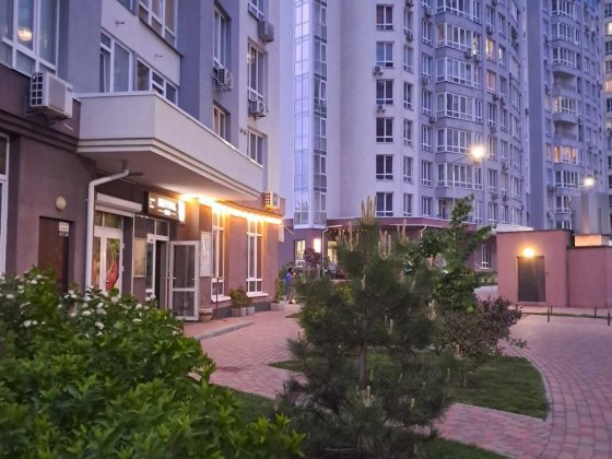 Продам квартиру-1к  ЖК Каховська  вул. Каховська 62А . м. Лівобережна Киев