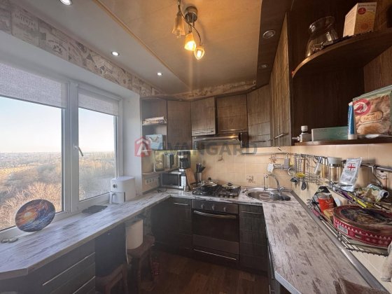 Продам 2-х комнатную квартиру на 12 Квартале Днепр