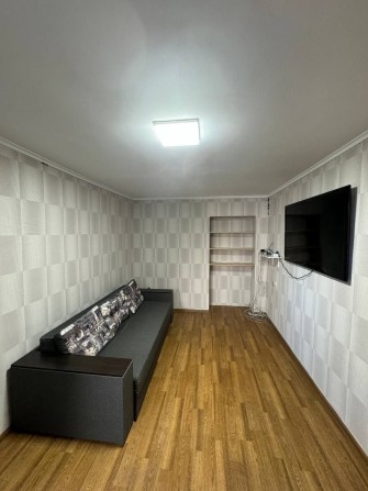 1-к квартира Победа 1. Остаётся вся мебель и техника  на фото! Лучшее! - фото 1