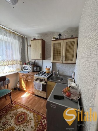 Продаж 2к.кв. по вул. Червона (035) - фото 1