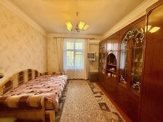 2 кімнатна сталінка р-н 12 Квітня Запорожье