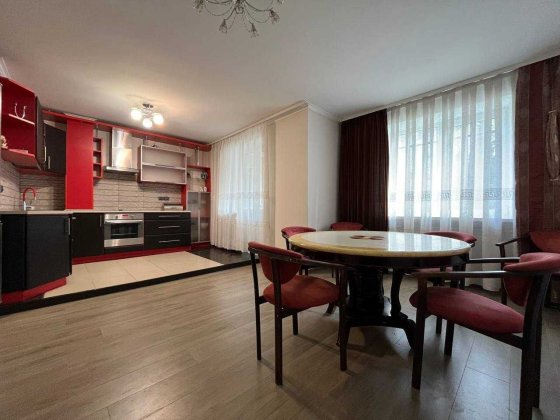 Трикімнатна квартира поруч з проспектом Чорновола! Найкраща локація Львов