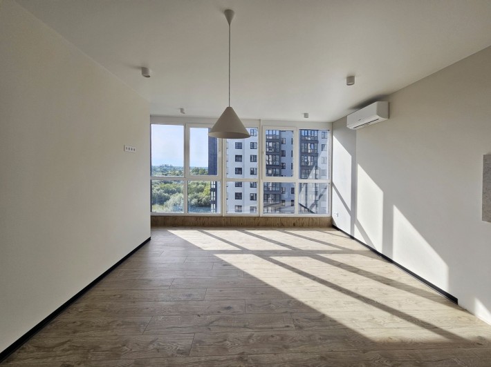 Продаж 1к квартири, ЖК Р2 Резидент, ремонт. - фото 1