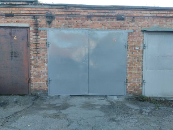 Продам кирпичный гараж , центр , ул.Небесной Сотни 121 . Кременчук