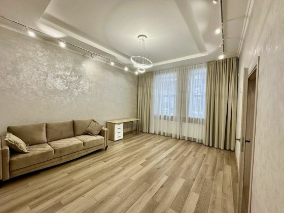 Продам 2-ох кім. квартиру вул.Замарстинівська, поруч ТЦ Форум Львов