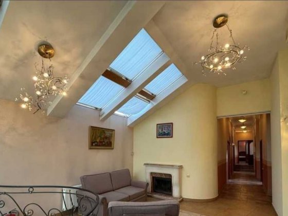 Продаж дворівневої квартири, 325 м кв, по вул.С.Бандери, 29, $325000 Львів