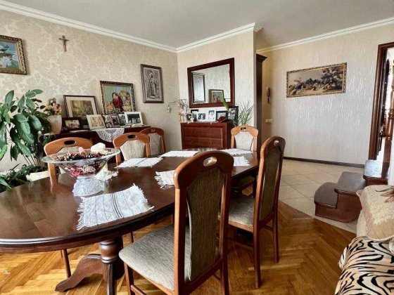 Швидкий продаж 3-кімнатної квартири на Сихові - вул. Антонича Львов