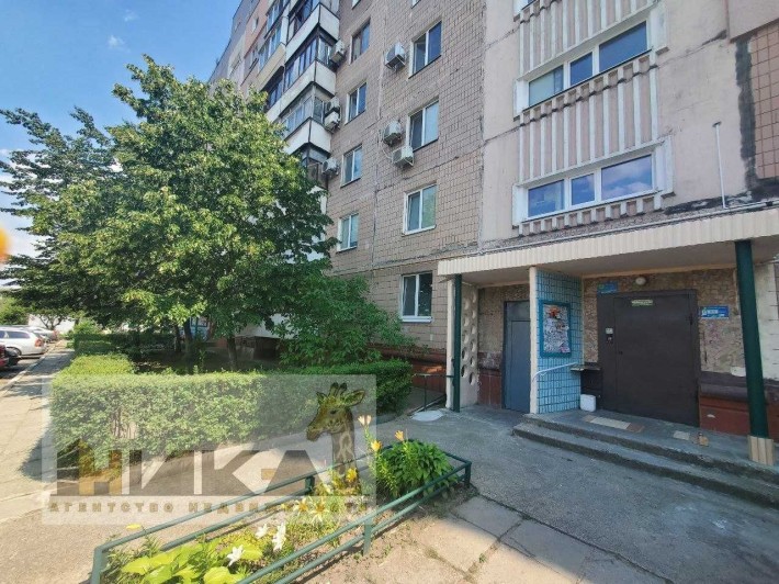 Продам квартиру Автозаводська - фото 1