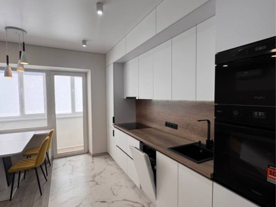 Продам 3 ком с ремонтом ул.С.Подолинского ,центер Днепр