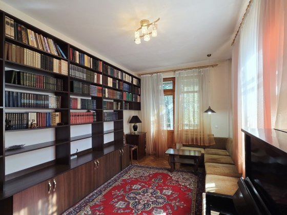 Продаж 3-кім сталінки з автономним опаленням 3/3 в самому центрі Житомир