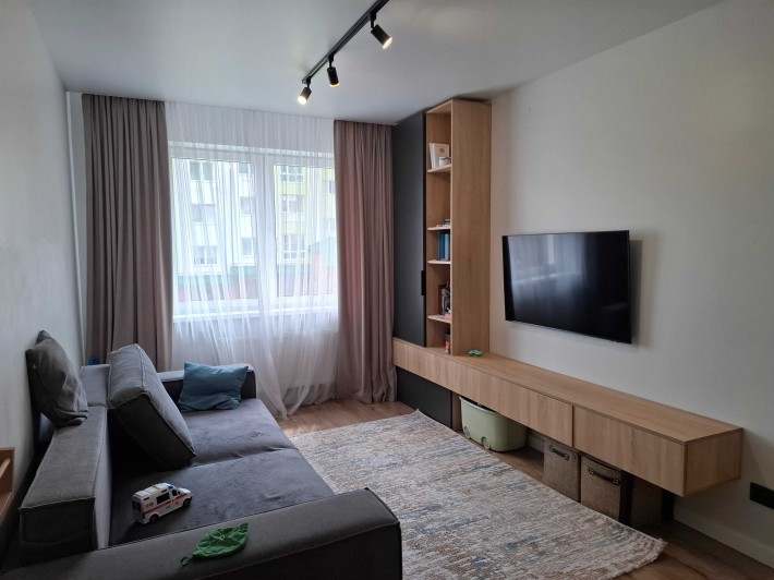 Продаж НОВОБУДОВИ З ремонтом . 2 кімнатна квартира, вул. Тролейбусна, - фото 1