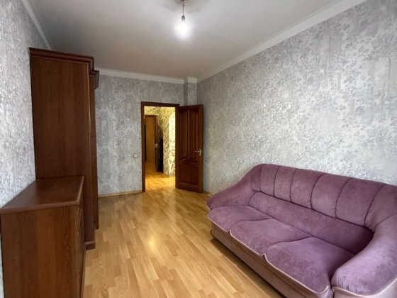 Сталинка,Продам 2 к.квартиру, 2 этаж, Островского, Вокзал Днепр