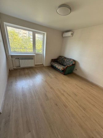 Продаю 1 к. квартиру в центре. - фото 1