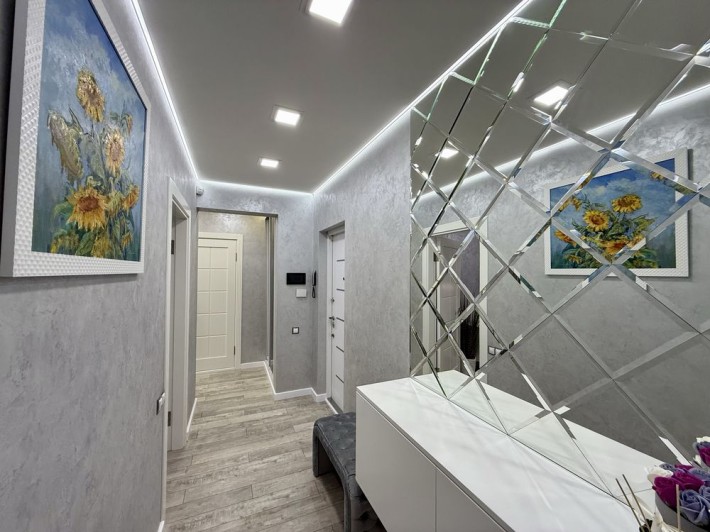 Двухкомнатная квартира с качественным ремонтом в Лесках. - фото 1