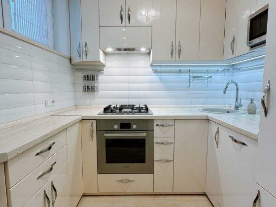 Продам 2х уровневую квартиру с паркингом Днепр