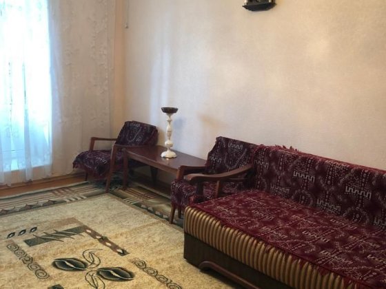 Продаю 2 ккв по ул Белая 3эт , коснаты раздельные, жилое состояние. Николаев