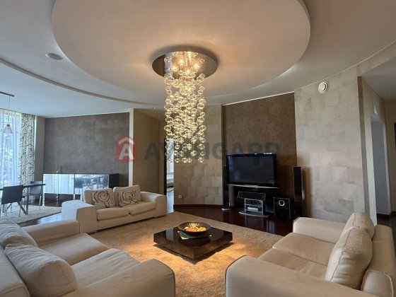 Продам квартиру в жк Садовый Днепр