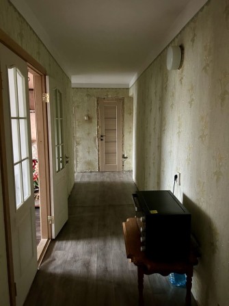 Продам трёх комнатную квартиру - фото 1