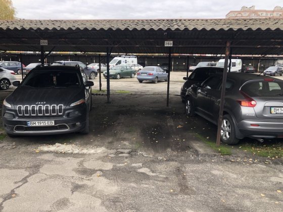 Продам паркомісце,зручного використання під навісом Суми