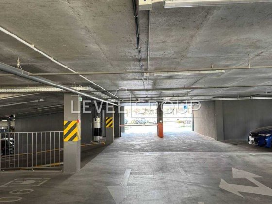 Продаж критого паркомісця В ЖК Варшавський, вул. О.Олеся 25 Київ