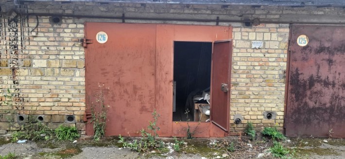 Продам капітальний гараж, Святошино - фото 1