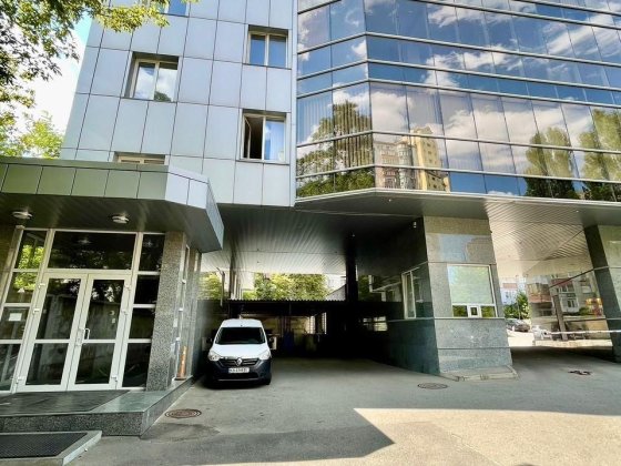 Продаётся гараж в подземном паркинге Київ