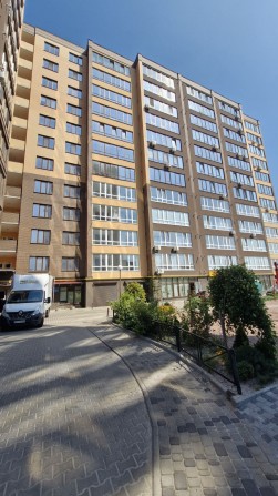 Продаж великої 2кімн квартири в зданій та заселеній новобудові - фото 1