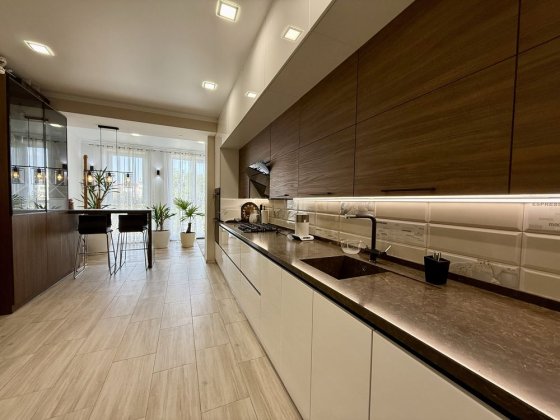 Продажа просторной квартиры в коттедже в центре города. Миколаїв