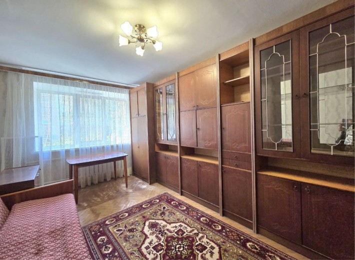 Продам 2к по вулиці Сенчева, 2/5, роздільне планування - фото 1