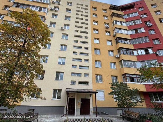 Продам 4к. квартиру на вул. Метробудівська, буд. 4 Днепр