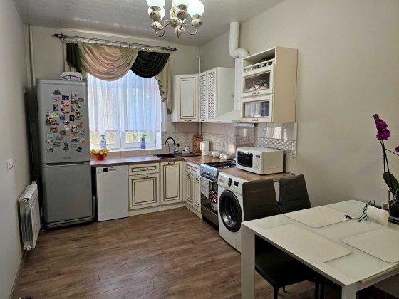 Продам 2-к квартиру (56м2) с ремонтом на пр. Яворницкого / центр Днепр