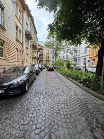 Продаж 2к квартири по вул. Богомольця - фото 1