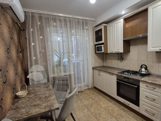 Власник Продам 2 кімн. квартиру 4-й Південний мкрн, Запоріжжя Запоріжжя