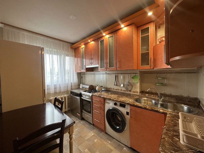 Продается 3 комнатная квартира на проспекте Мира! - фото 1