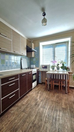 Продам 3-комн на Бородинском, р-н "Амстора", улучшенный проект - фото 1