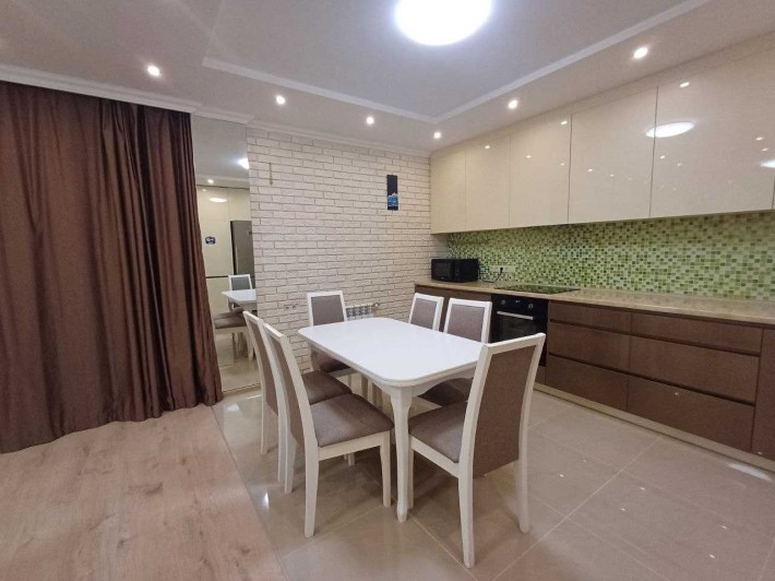 Продам 3 кімнатну Дніпро на вул. Дарницька - фото 1