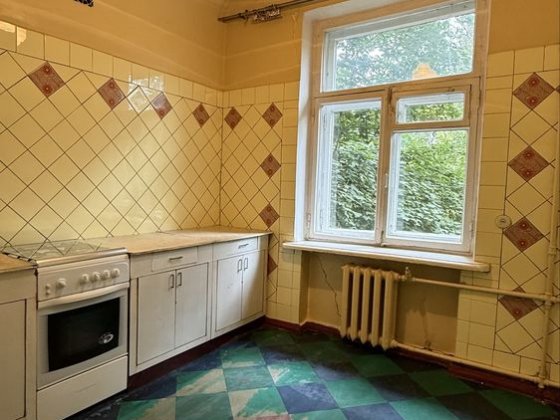 Продам 2-К полнометражную квартиру р-н ТЦ Украина Запоріжжя