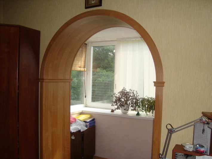 Простора 2-кімнатна квартира сталинка - фото 1