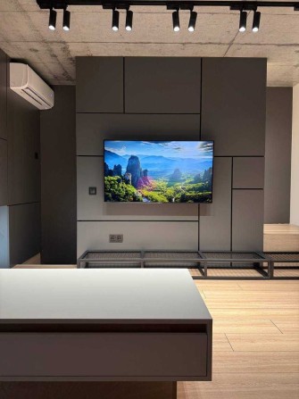 Продам 1к с дизайнерским ремонтом в ЖК Комфорт Сити Рыбинский. Шара! - фото 1