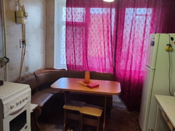 Продаю 1к/кв ул.Комонавтов 6/9,43/17/9,балкон,лоджия 18000 Миколаїв