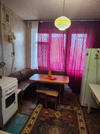 Продаю 1к/кв ул.Комонавтов 6/9,43/17/9,балкон,лоджия 18000 - фото 1