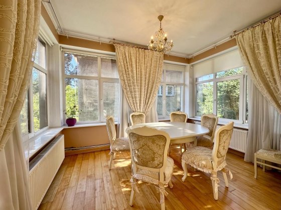 Продаж унікальної 4-ної квартири вул. Коновальця Львів